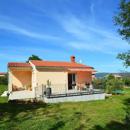 Lory By Interhome Semesterbostad Rakalj