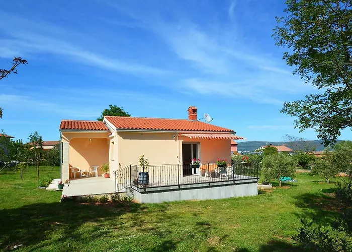 Lory By Interhome Semesterbostad Rakalj